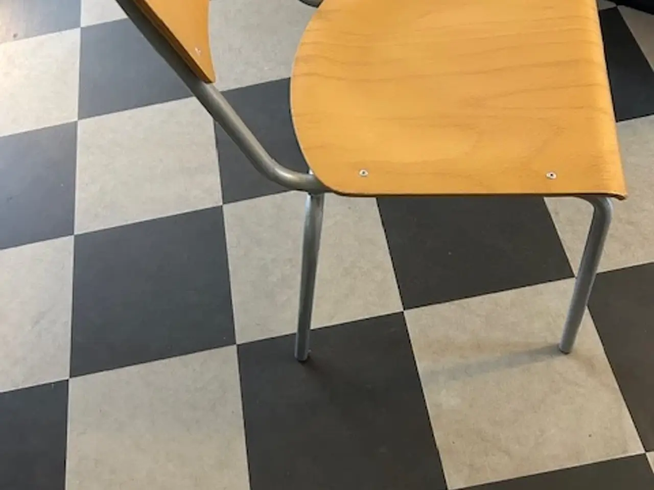 Billede 1 - Stole - Stabelstole, bøgetræ på stålstel