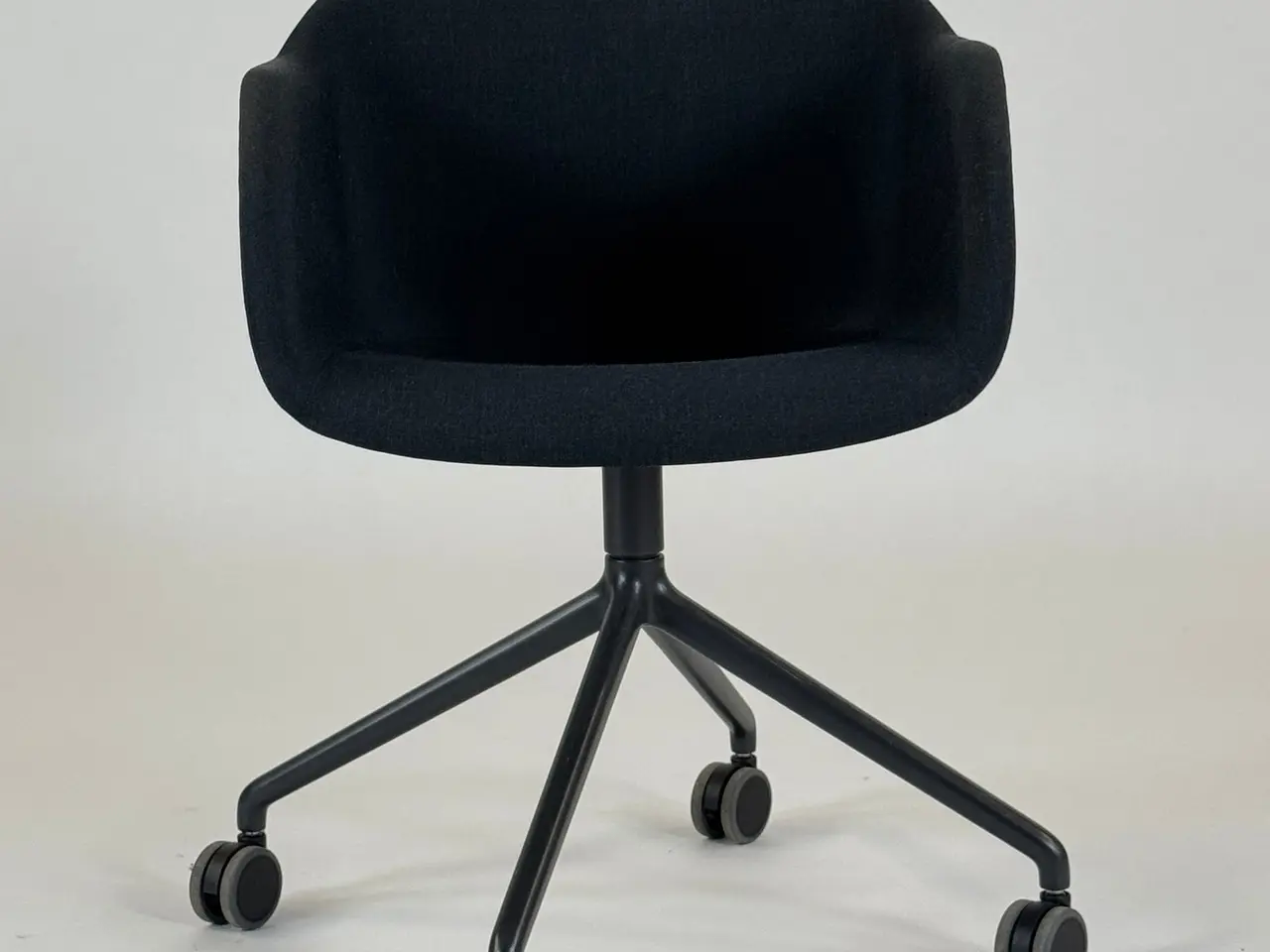 Billede 3 - Muuto Fiber Armchair Stol – Sort