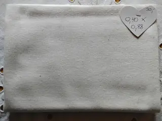 Rib i offwhite - mål ca 0,40m X 0,88m