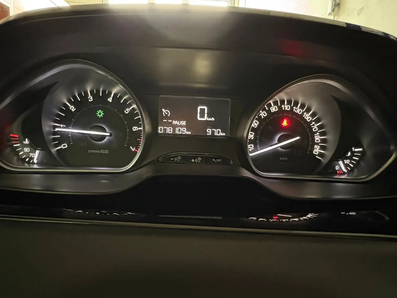Billede 8 - Peugeot 208 1,2 VTi 82 Allure Sky