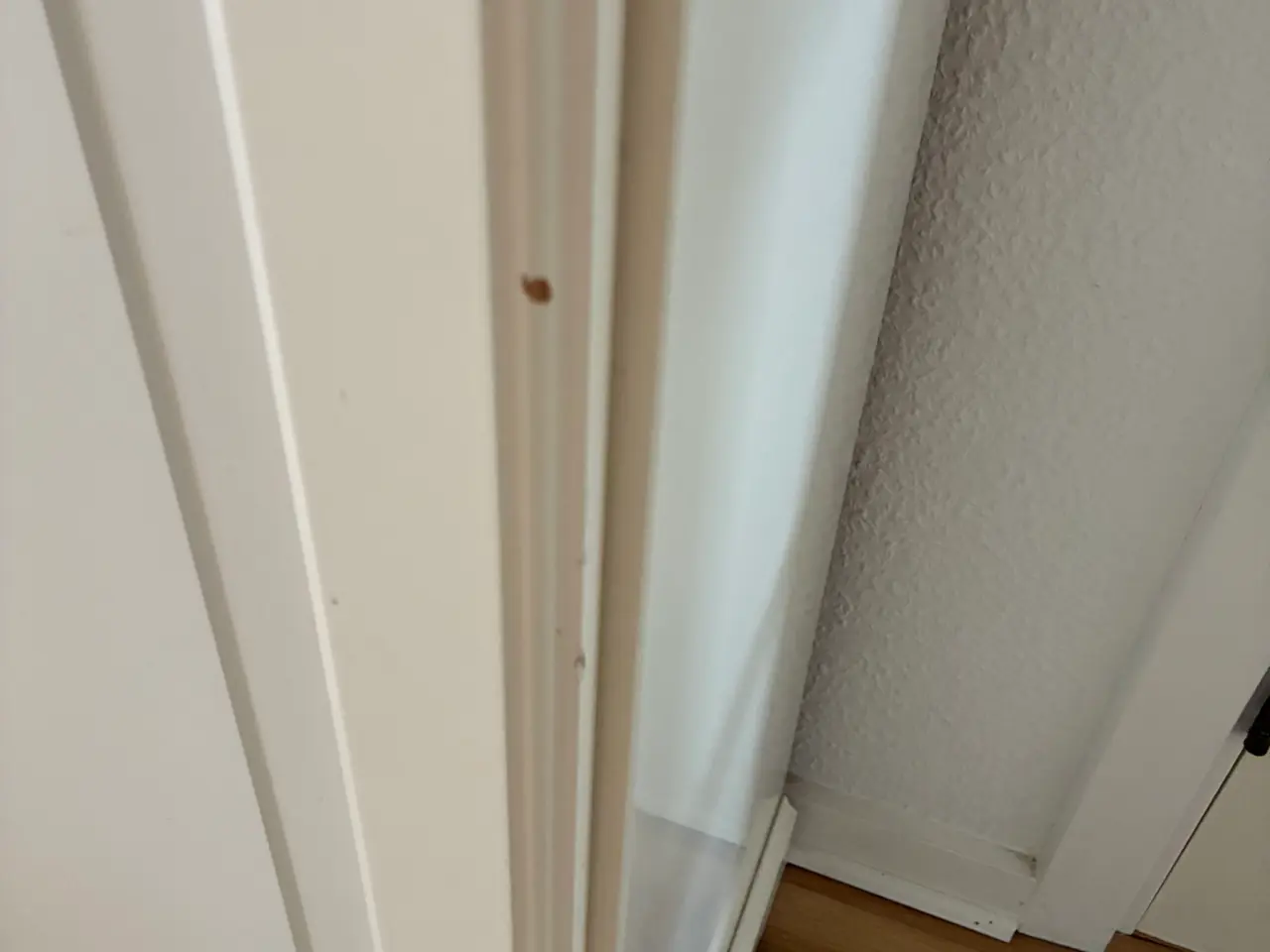 Billede 3 - Ikea Liatorp vitrineskab 