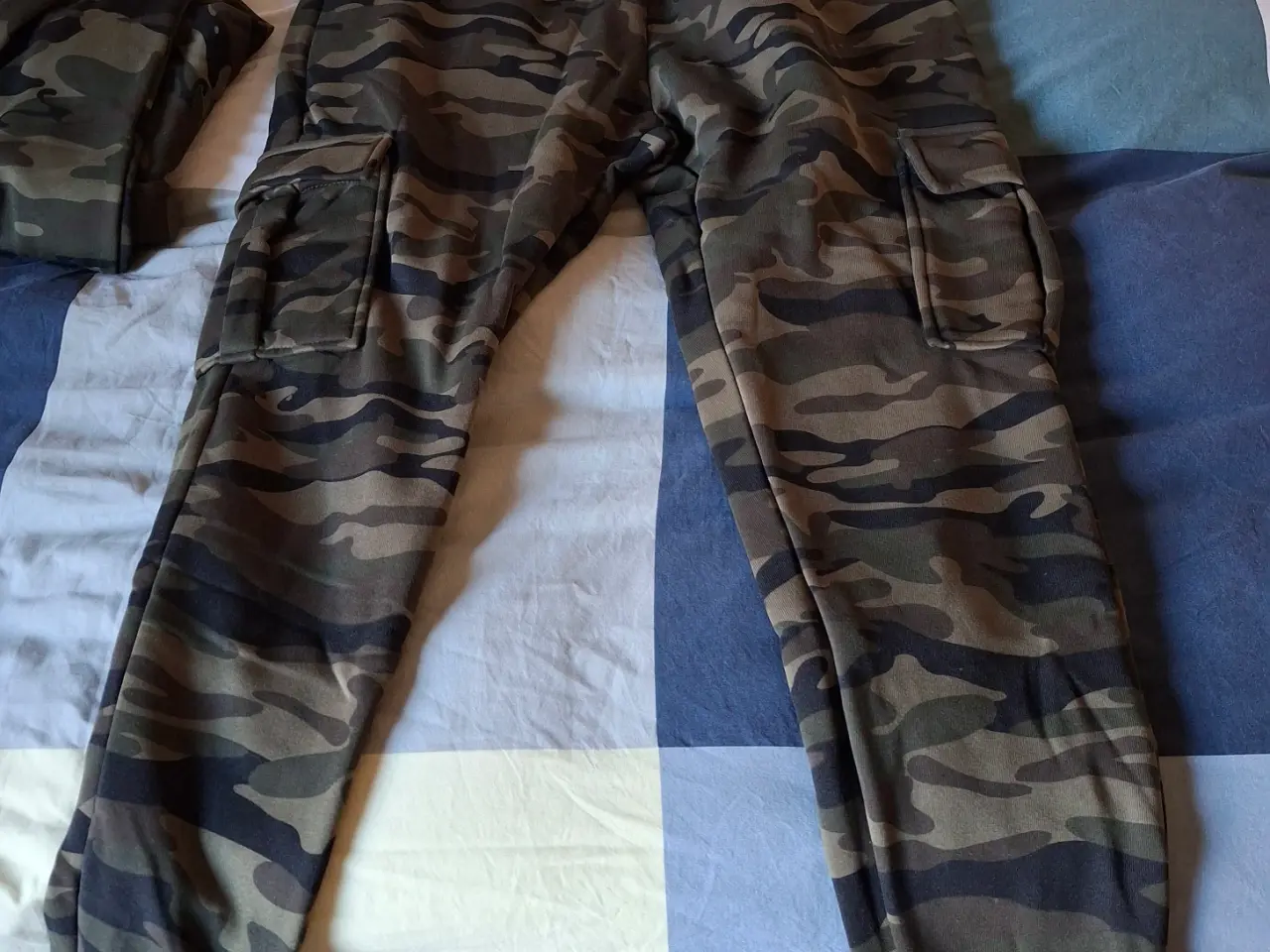 Billede 3 - Camouflage jogging sæt
