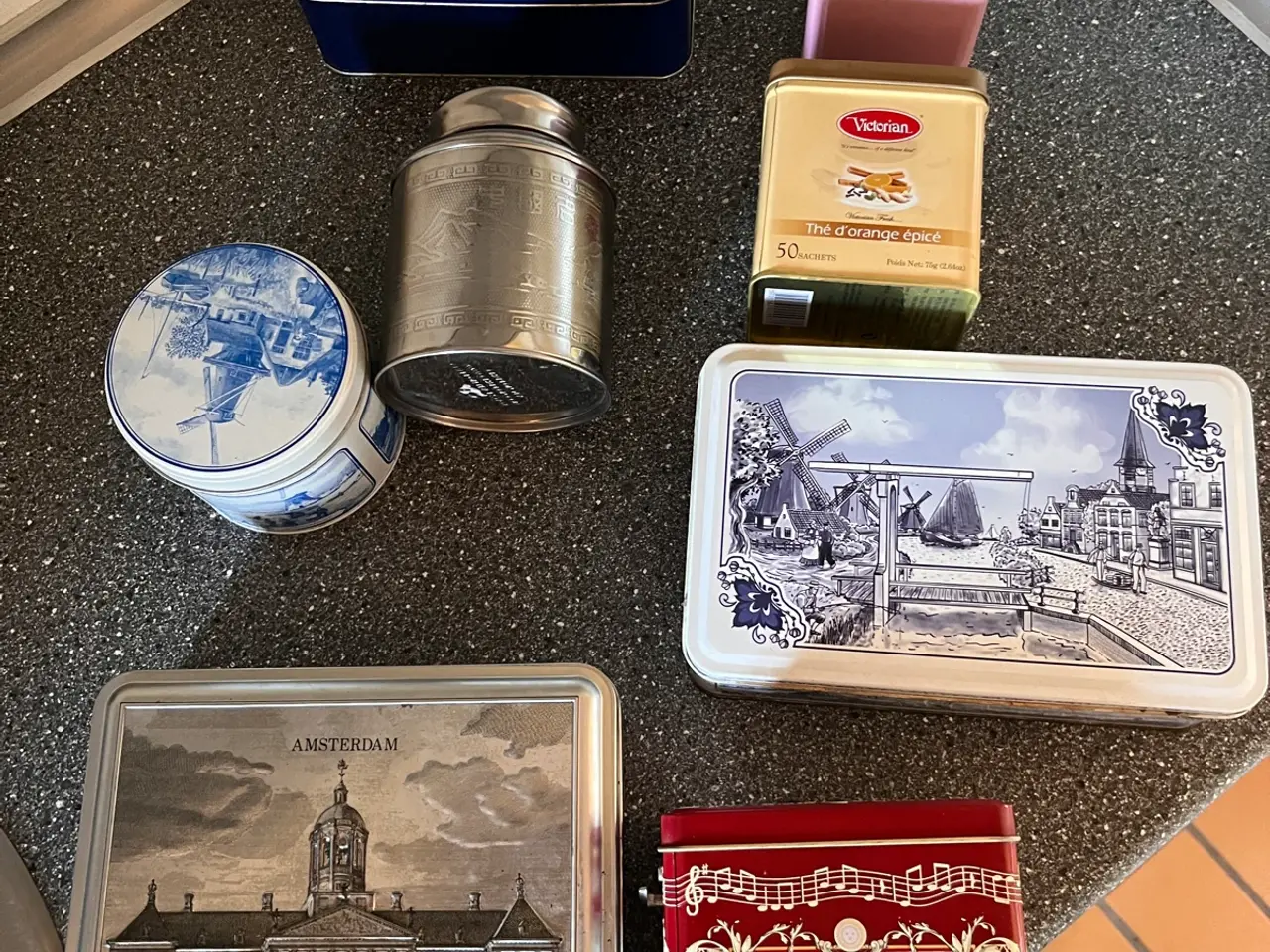 Billede 1 - Forskellige blik dåser