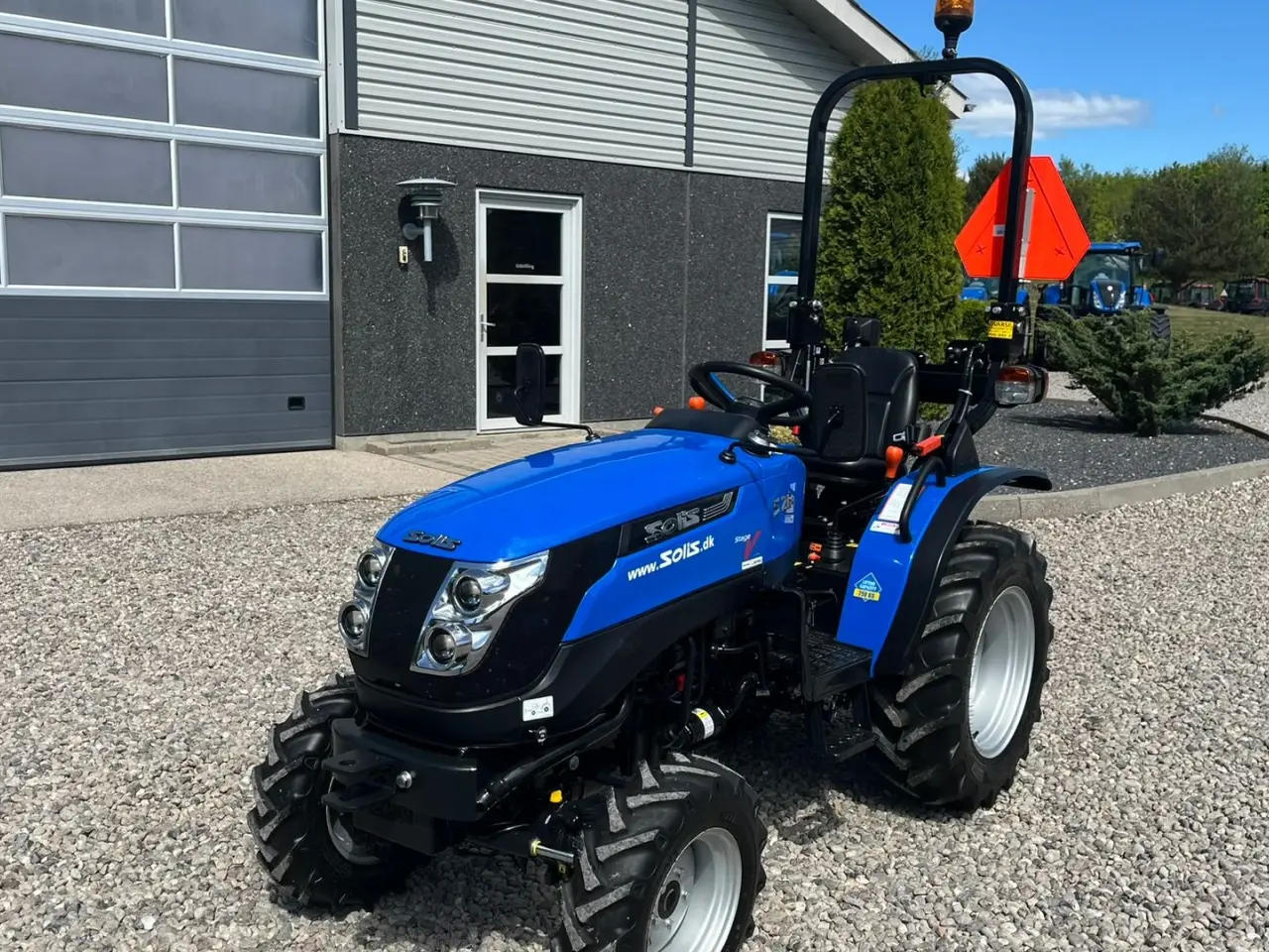 Billede 10 - Solis S26 6+2 Gearmaskine med Servostyring og brede traktorhjul