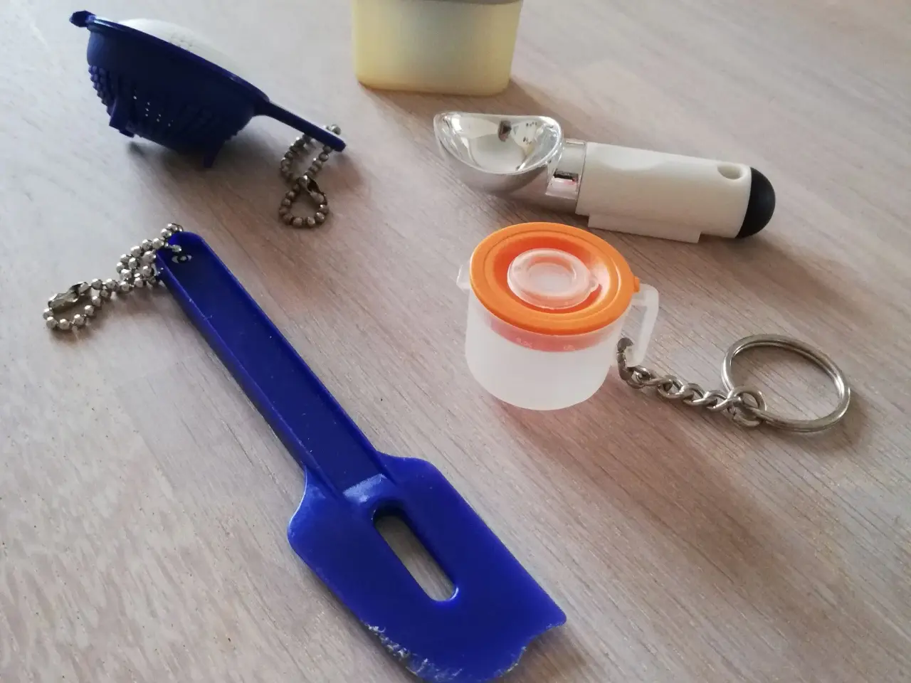 Billede 2 - Tupperware nøgleringe/magnet