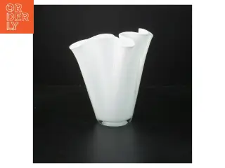Hvid vase (str. 19x20 cm)