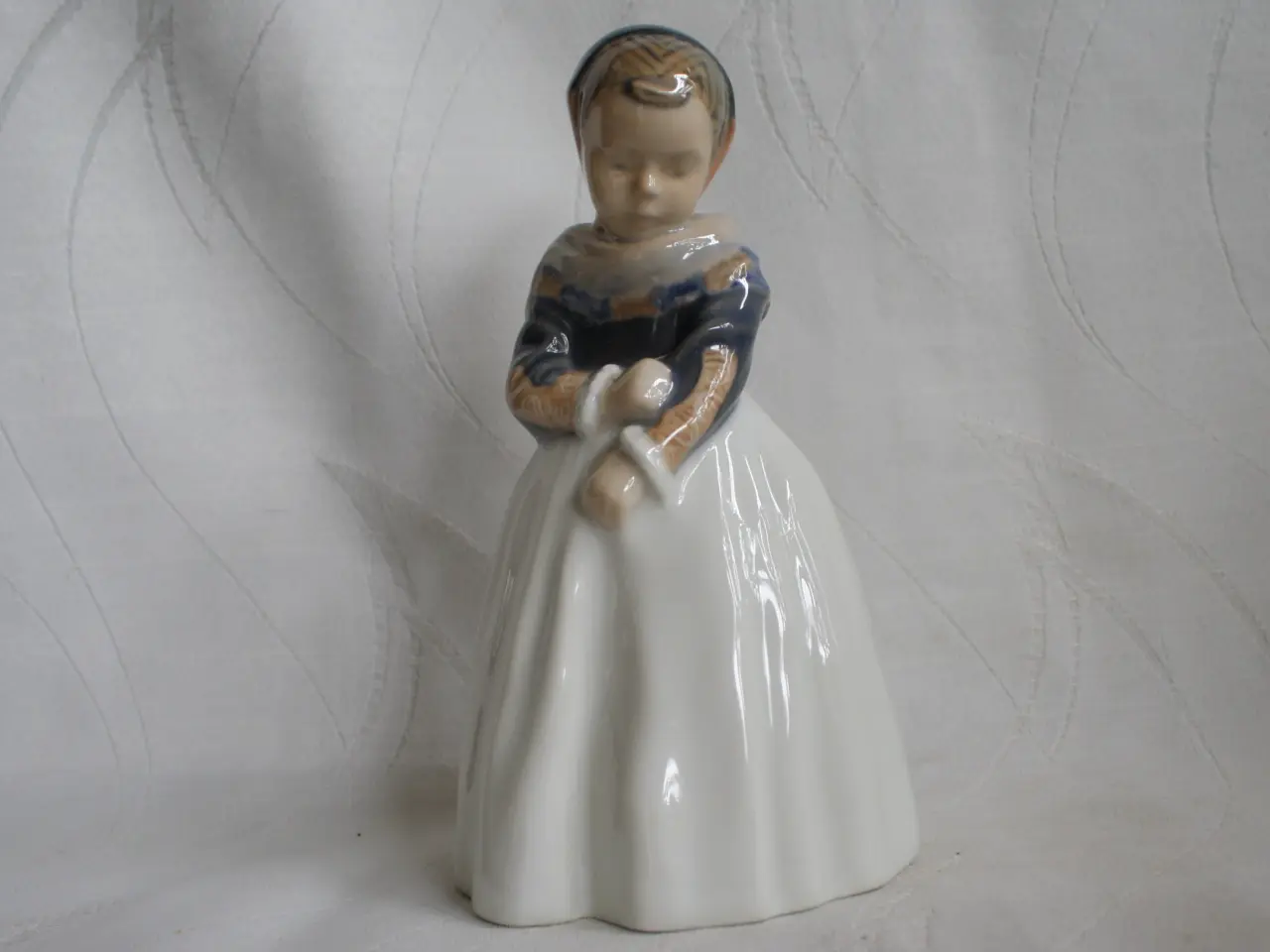 Billede 1 - Amagerpige, figur fra Royal Copenhagen