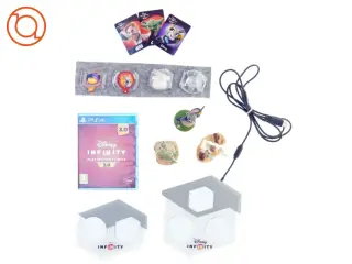 Disney infinity starter set (både PS3 + Nintendo 3DS) fra Disney (str. Plader 18 x 19 cm og 16 x 14 cm)