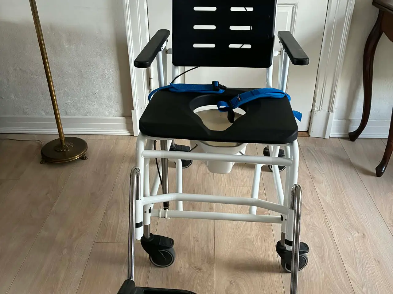 Billede 3 - Toilet og badestol