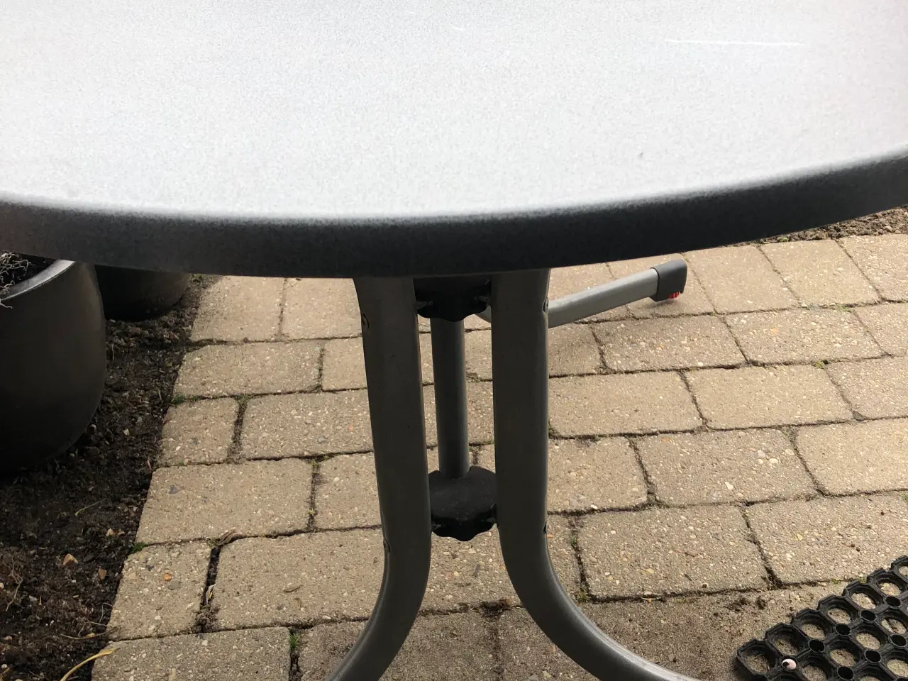 Billede 1 - Havebord grå mistet glasfiberplade