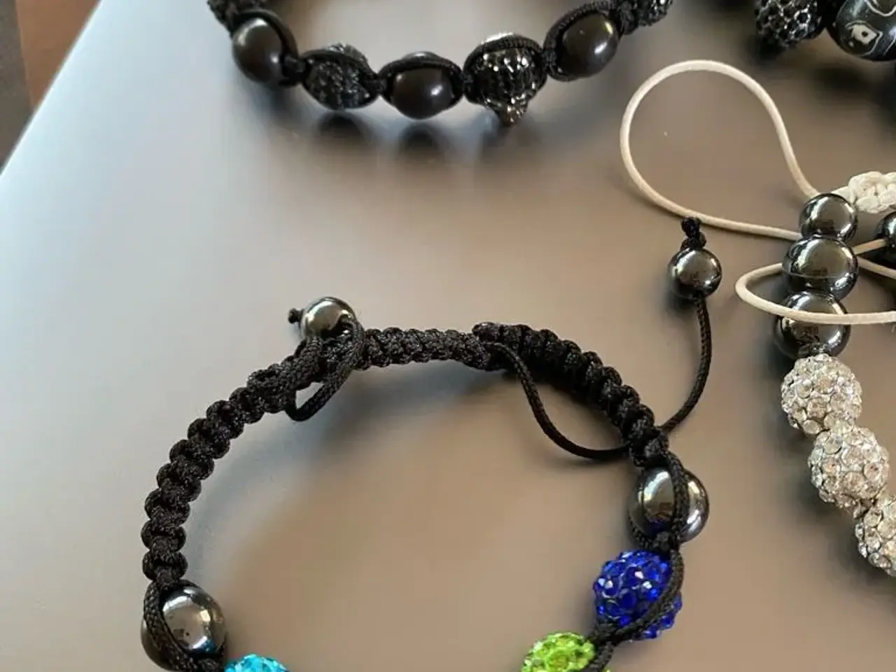 Billede 6 - Nye knyttede armbånd