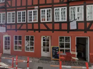 Attraktiv Café udlejes på bedste del af Grønnegade i København!