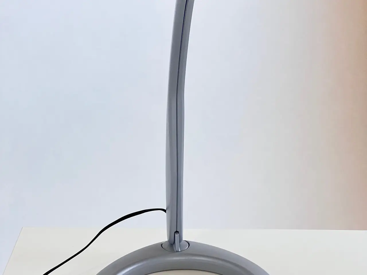 Billede 2 - Luxo 360 LED Bordlampe – Grå