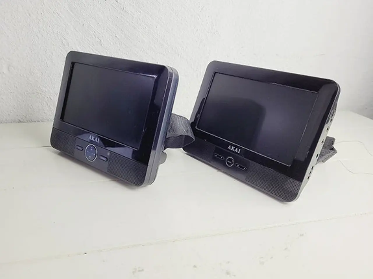 Billede 1 - ⭐️- 2 stk LCD Skærme m. Mini dvd afspiller