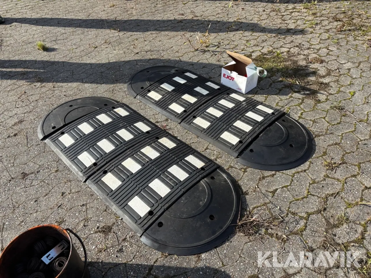 Billede 1 - Mobilt vejbump Ejot 2 Styk med monteringsskruer