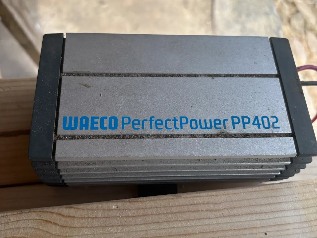 Billede 1 - 350/700 watt 12/220 volt inverter