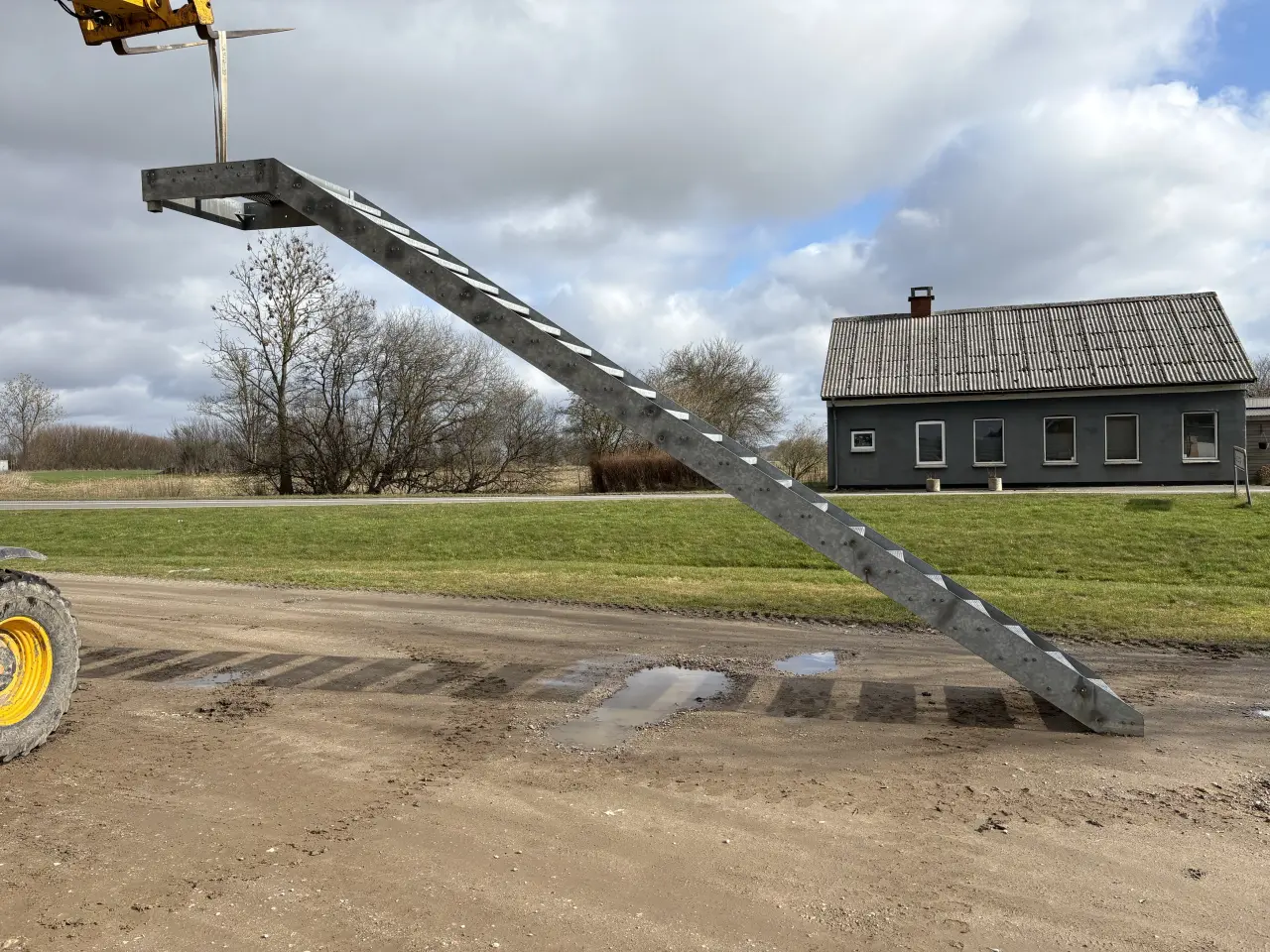 Billede 2 - Galvaniseret trappe inkl repos