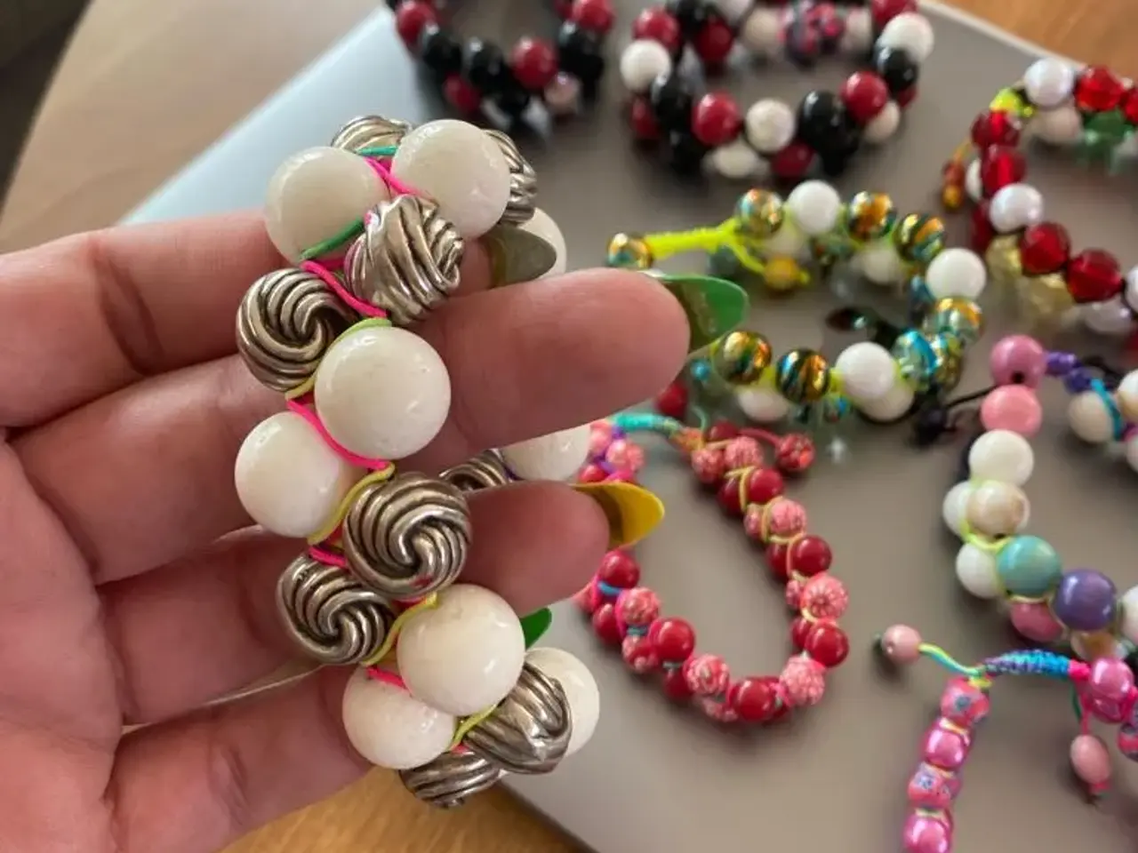 Billede 2 - Nye knyttede armbånd