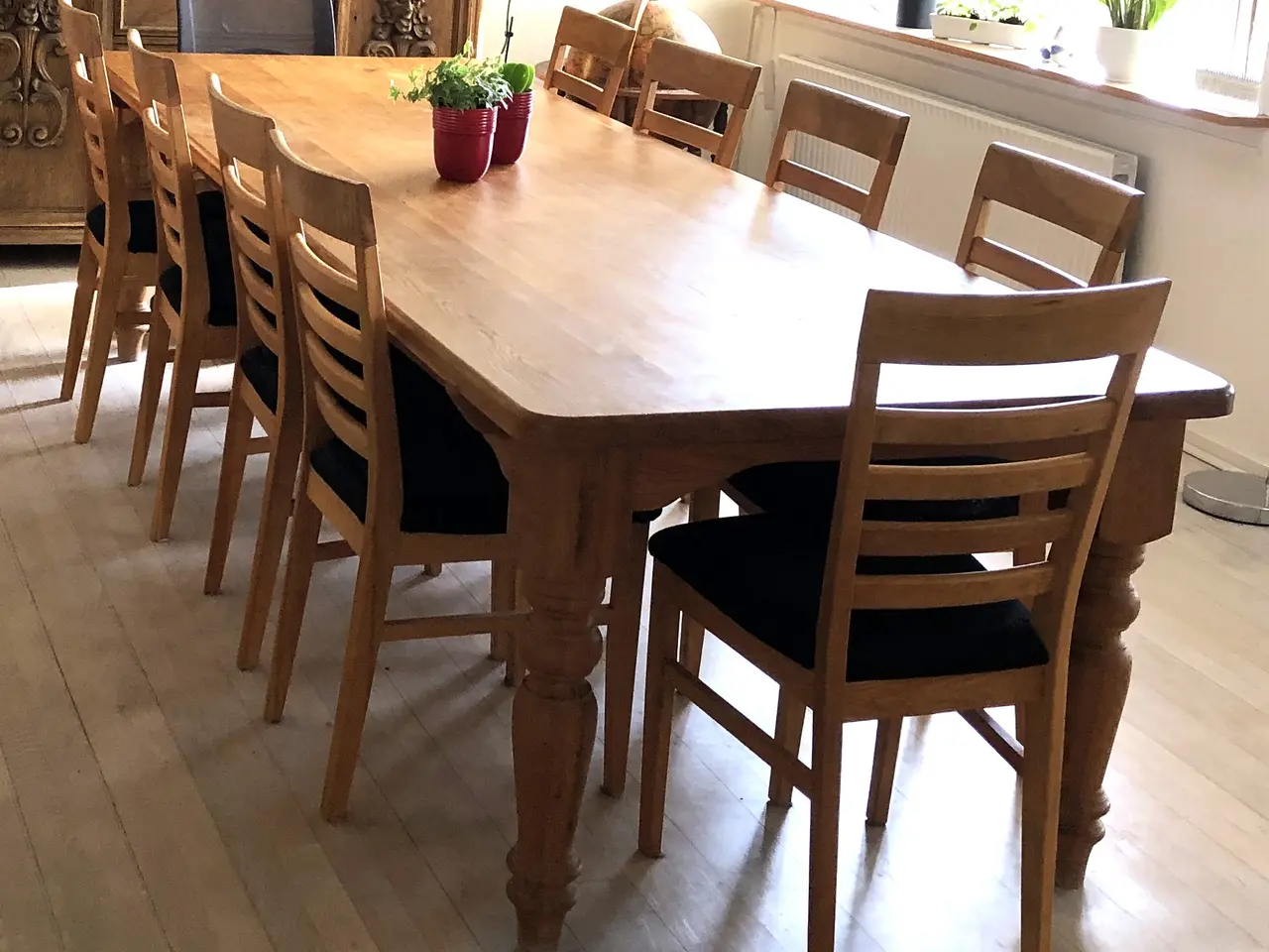 Billede 1 - Spisebord med plads til 12 personer