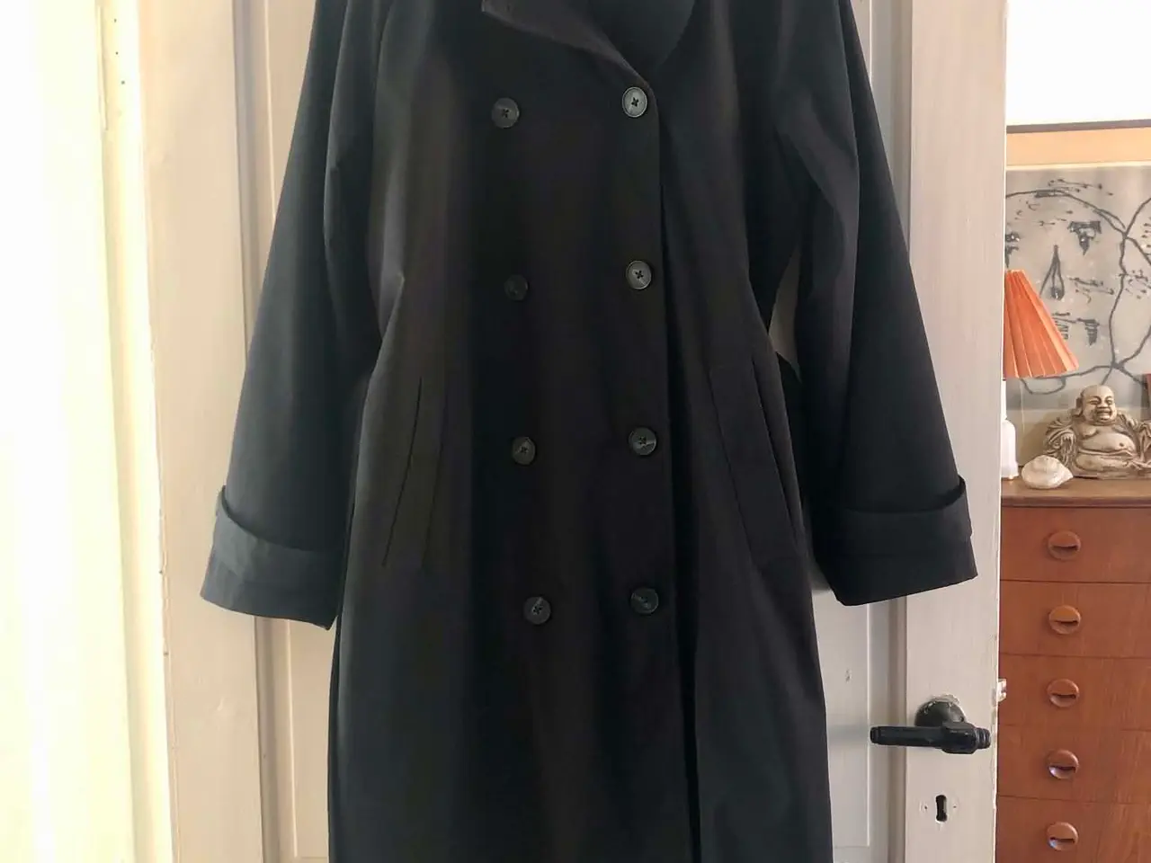 Billede 4 - Flot sort trenchcoat fra Vero Moda