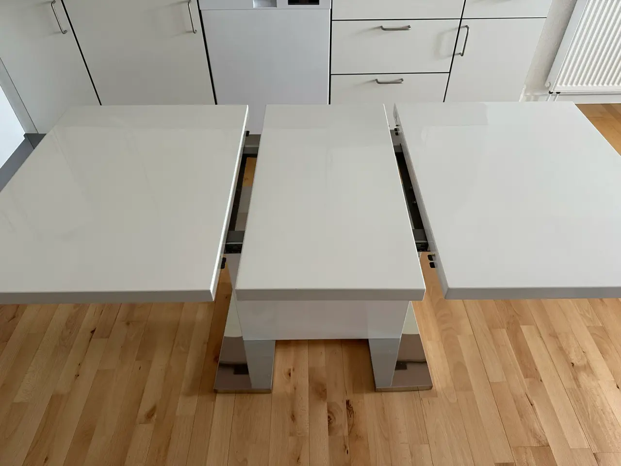 Billede 7 - Justerbart spisebordssæt - bord + 4 stole