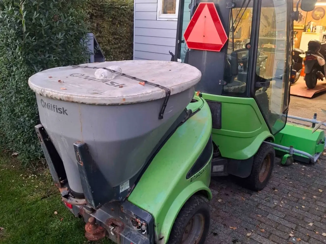 Billede 1 - Egholm 2200 med saltspreder