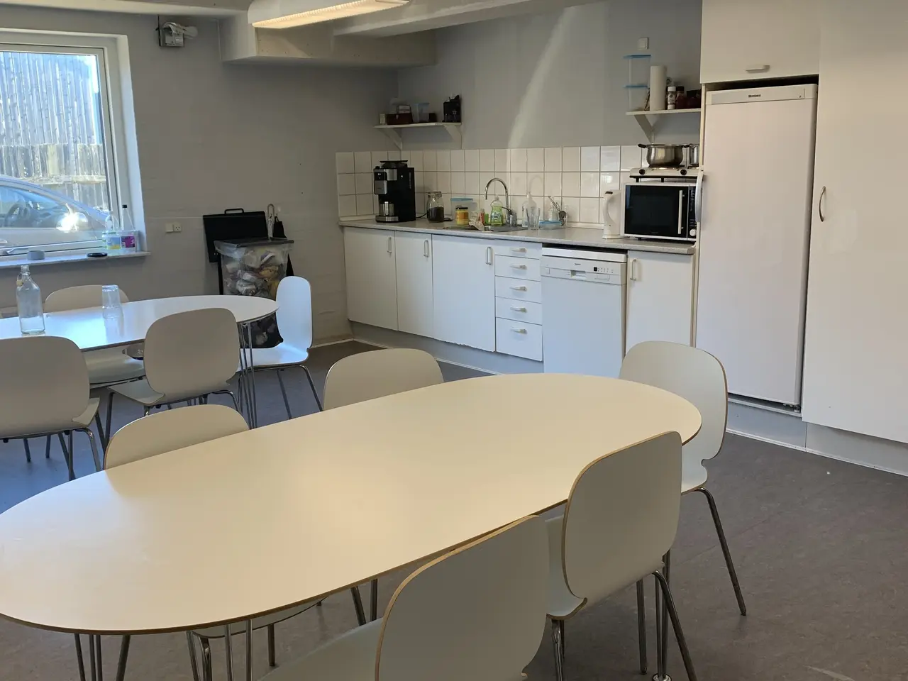 Billede 6 - Super beliggenhed ud til Paltholmvej. Nabo til JEM & FIX