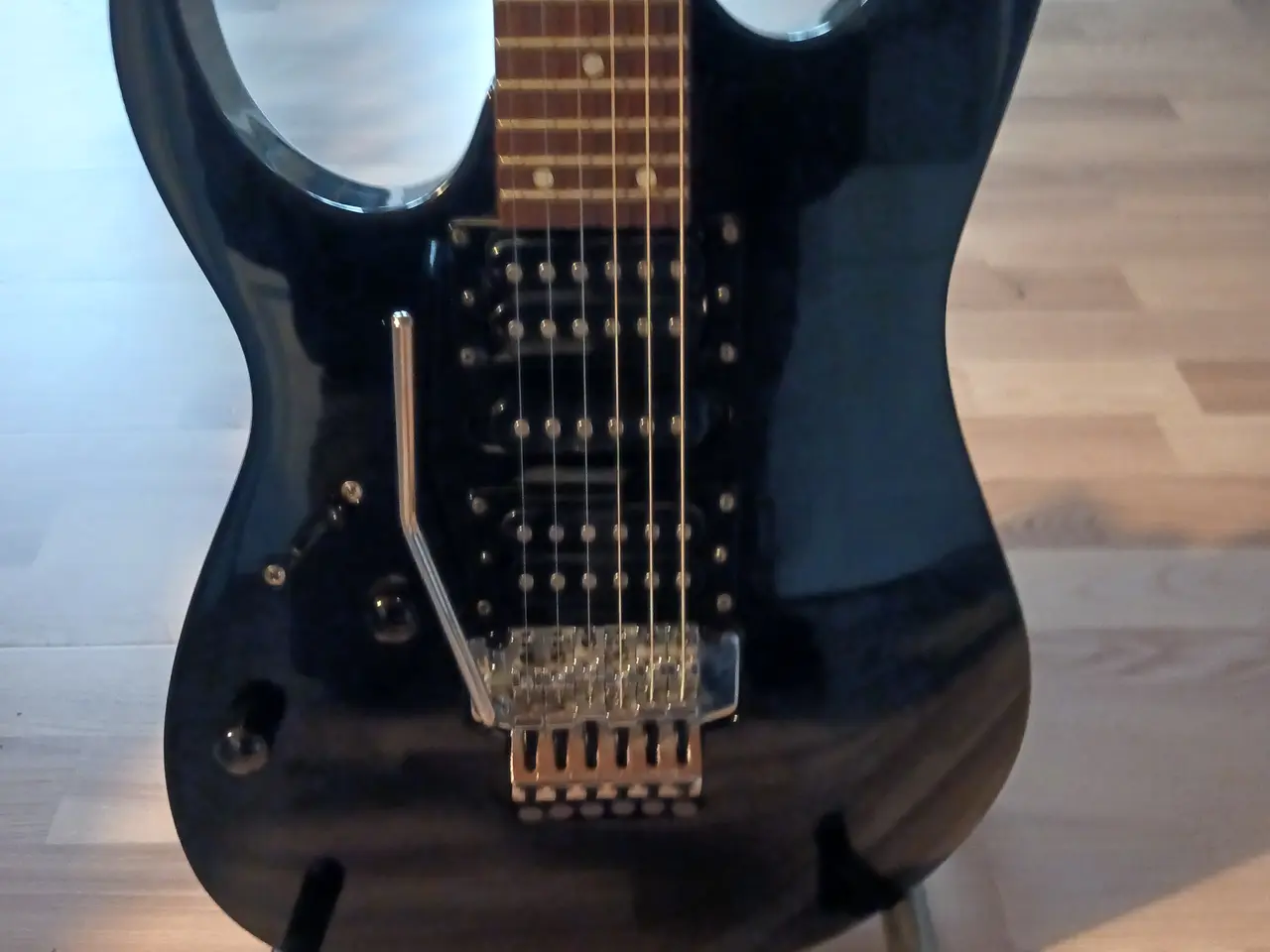 Billede 1 - Venstre hånds el Ibanez guitar