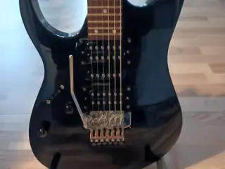 Venstre hånds el Ibanez guitar