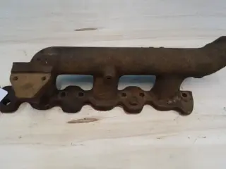 Ford 4600 Udstødningsmanifold D5NN9425J