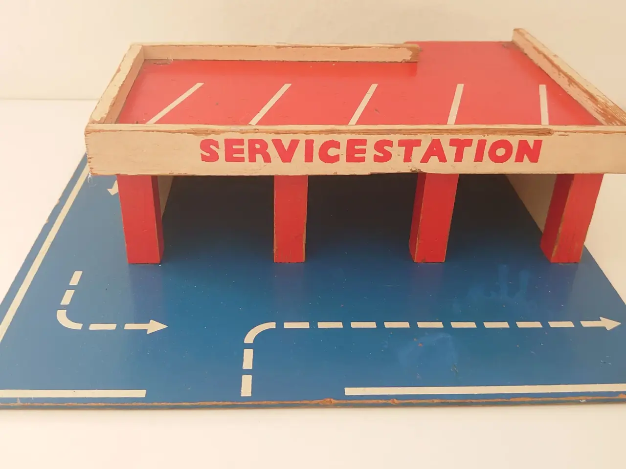 Billede 1 - Servicestation i træ fra Vero fra 1960´erne