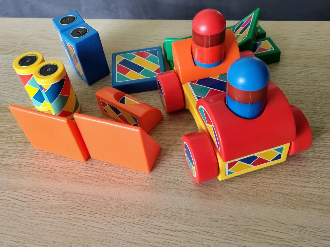 Billede 4 - Vintage Hilco magnetisk legetøj 21 dele