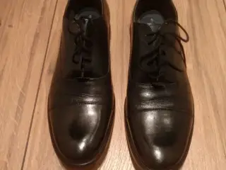 Herresko, The shoes.