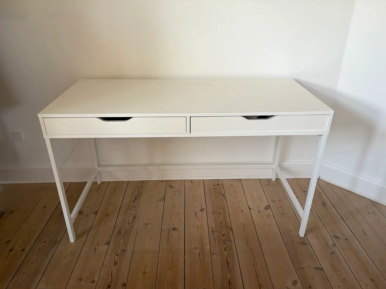 Billede 1 - IKEA Alex skrivbord men 2 skuffer