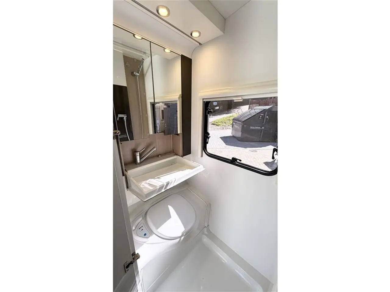 Billede 16 - 2021 - Adria Action 391 LH Enkeltsenge-Lamel-Gulvtemp.-VarioHeat-Mover-Telt