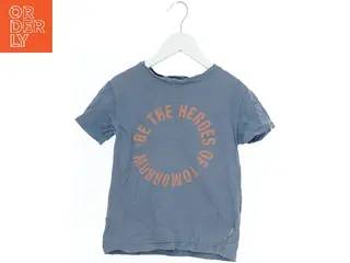 Blå T-Shirt med tekst fra Milk Copenhagen (str. 116)