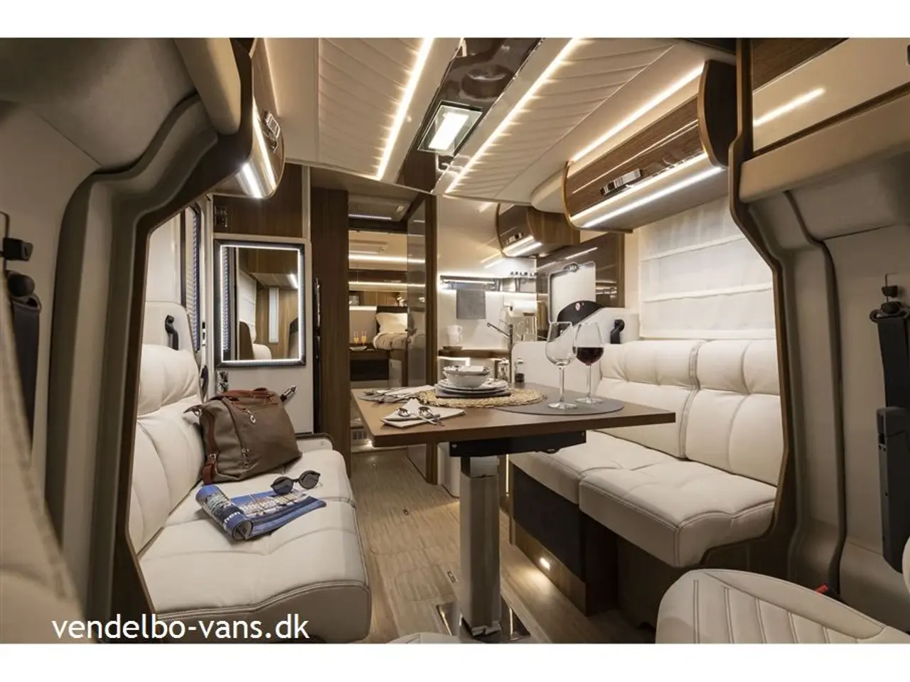 Billede 3 - 2025 - Mobilvetta Krosser 86 B Enkeltsenge - stor garage - sænkeseng - 180 HK - automatgear