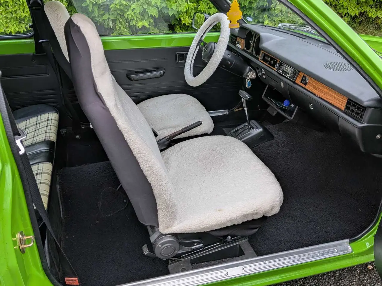 Billede 8 - Mazda 323 1.3 ES, 1977, Automatgear, Sjælen