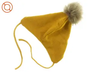 Strikhue med pelskvast fra Racing Kids (str. 68)