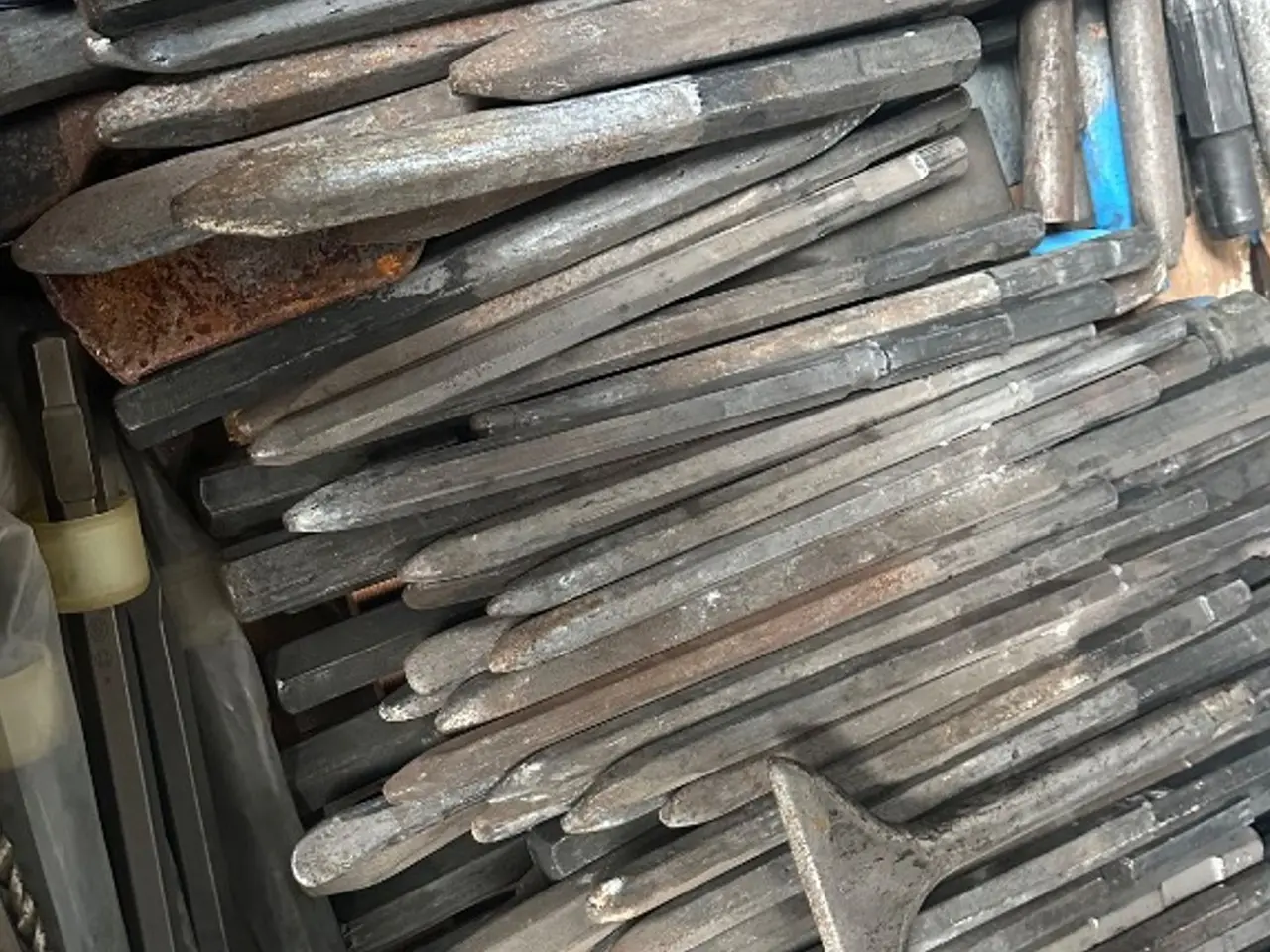 Billede 4 - Mejsler ca 150 - 200 stk