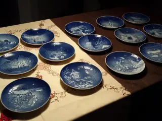 14 juleplatter (2 med skår) 1971 - 1985 