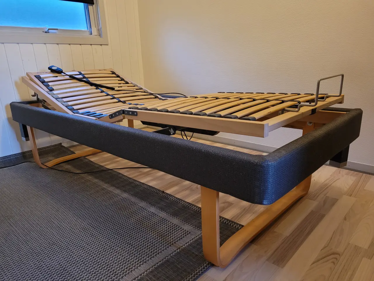 Billede 2 - Elevationsseng, enkel, med madras