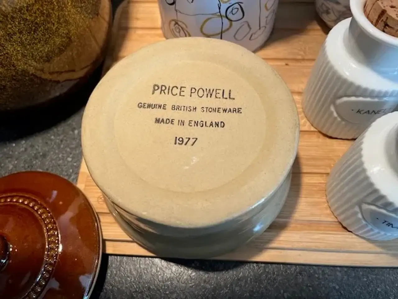 Billede 5 - Price Powell stentøjsskål med låg brun/beige