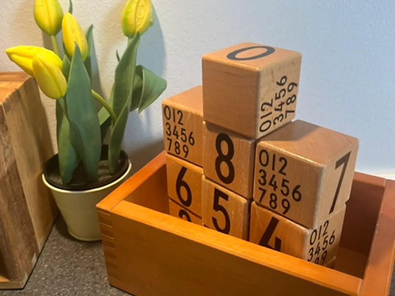Billede 5 - Design Letters træklodser m/tal Arne Jacobsen typo