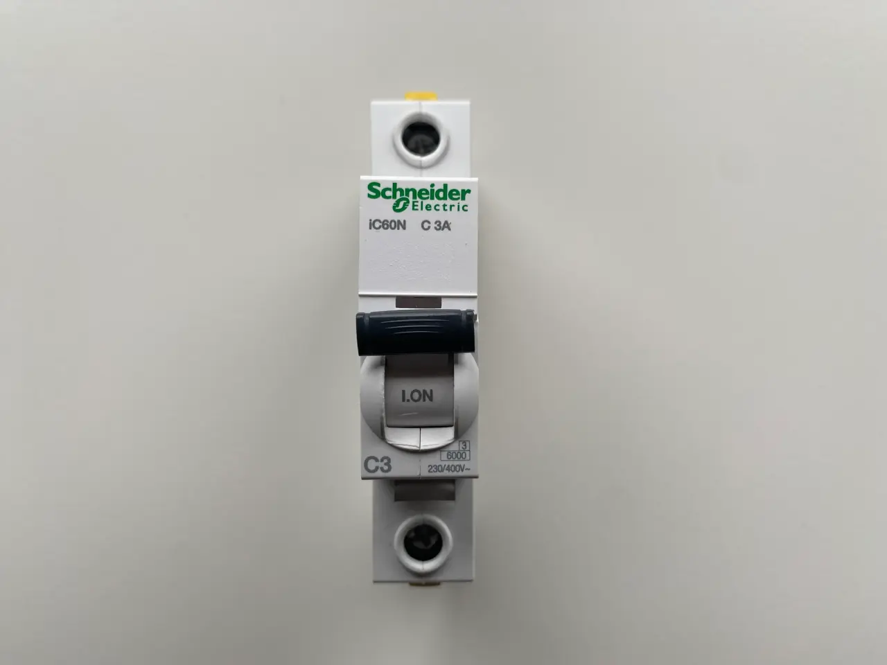 Billede 3 - Schneider Automatsikring  og Kombiafb.