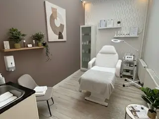 12-24 m2 privatklinikrum + 85 m2 fælles attraktive faciliteter