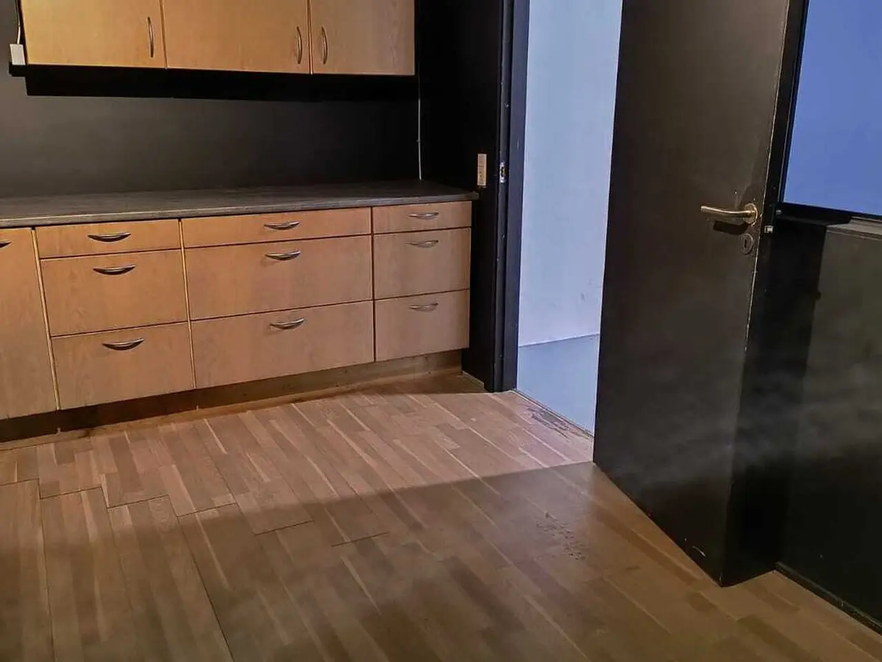 Billede 7 - 100 m2 lager / værksted med kontor køkken og wc