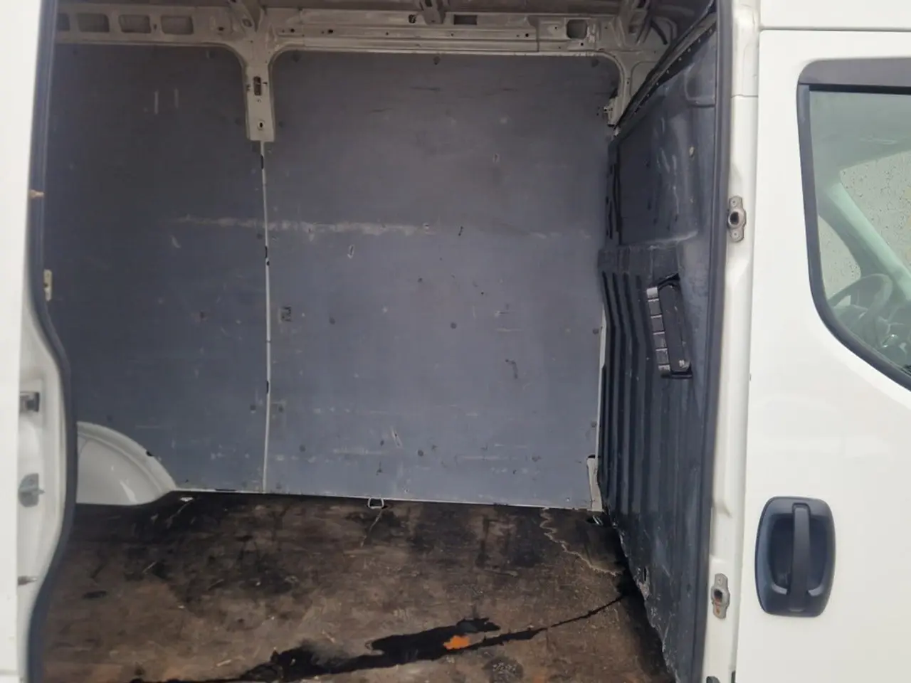 Billede 10 - Iveco Daily 3,0 35S18 12m³ Van AG8
