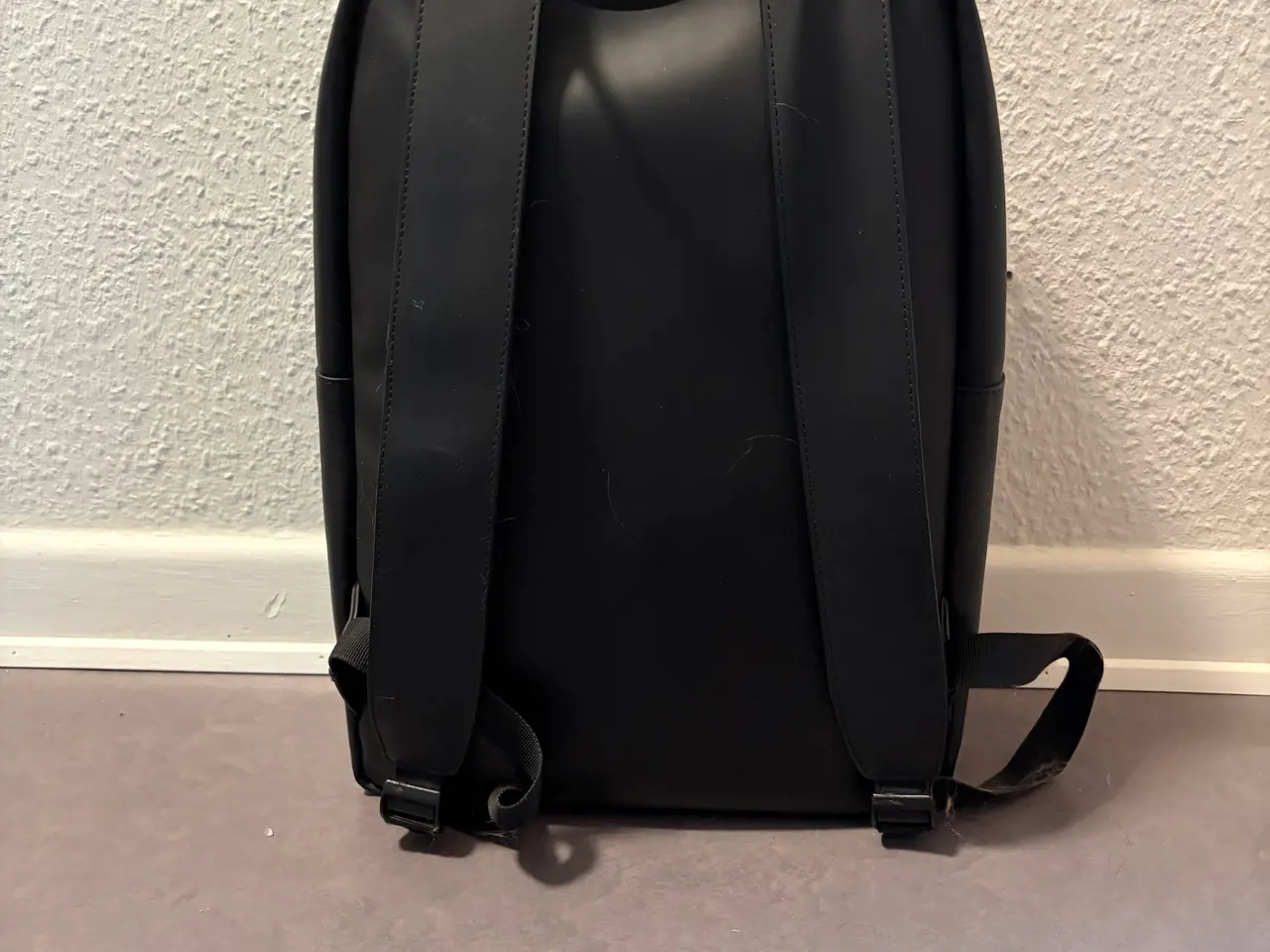 Billede 2 - RAINS • Field Bag (rygsæk)