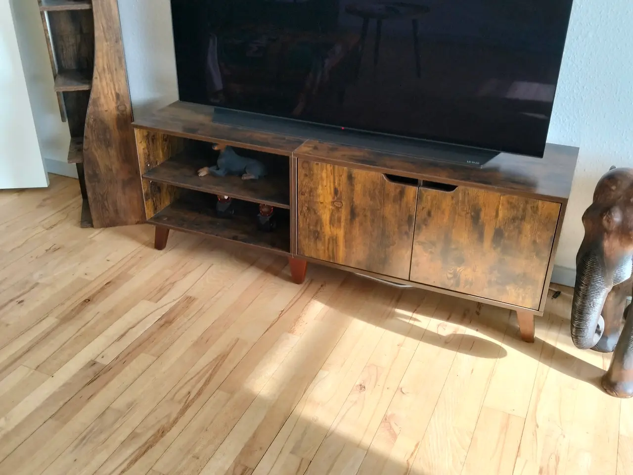 Billede 1 - Tv bord og reol